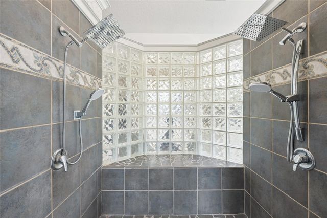 1211 Golden Bear Lane, Kingwood, TX 77339