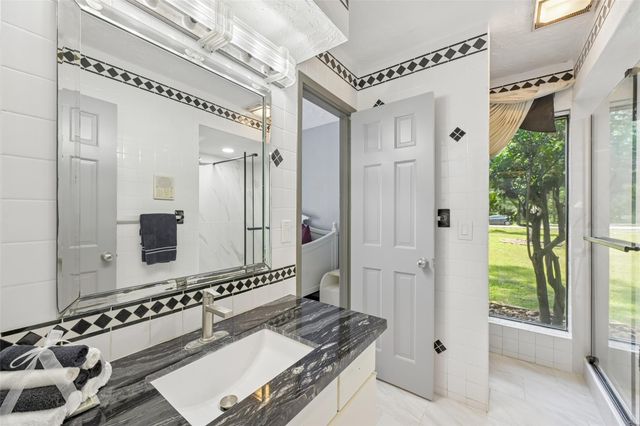 1211 Golden Bear Lane, Kingwood, TX 77339