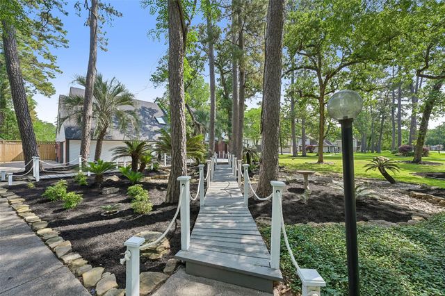 1211 Golden Bear Lane, Kingwood, TX 77339