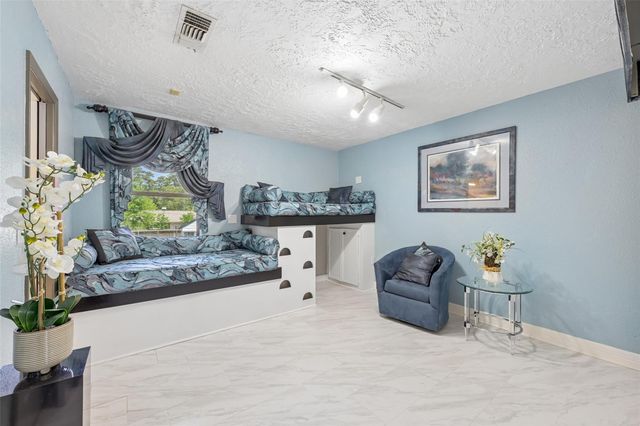 1211 Golden Bear Lane, Kingwood, TX 77339
