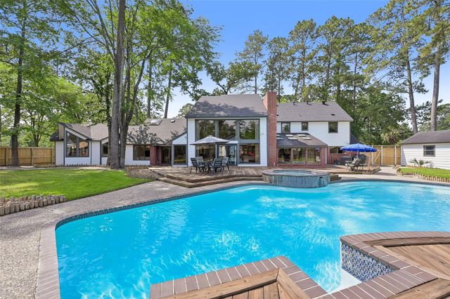 1211 Golden Bear Lane, Kingwood, TX 77339