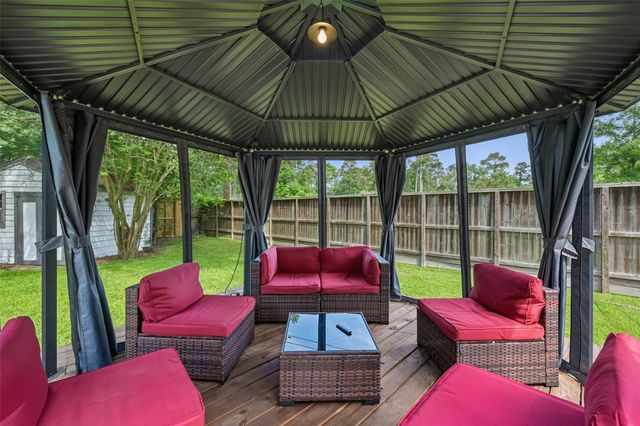 1211 Golden Bear Lane, Kingwood, TX 77339