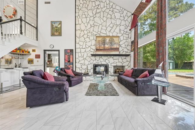 1211 Golden Bear Lane, Kingwood, TX 77339