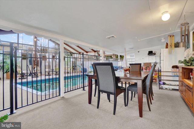 111 DIXIE DR, Red Lion, PA 17356