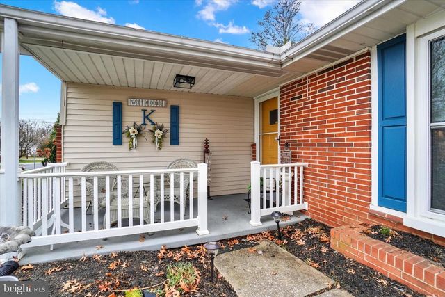 111 DIXIE DR, Red Lion, PA 17356