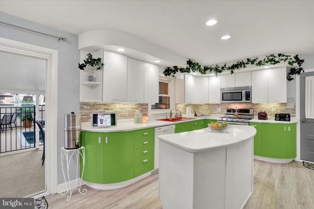 111 DIXIE DR, Red Lion, PA 17356