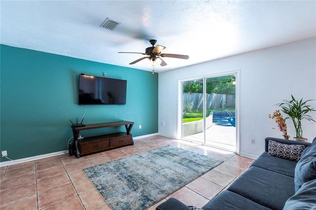 2423 NW 67TH TERRACE, Gainesville, FL 32606