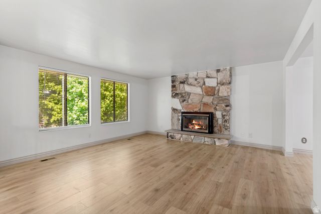 9495 S PINEDALE CIR, Sandy, UT 84092