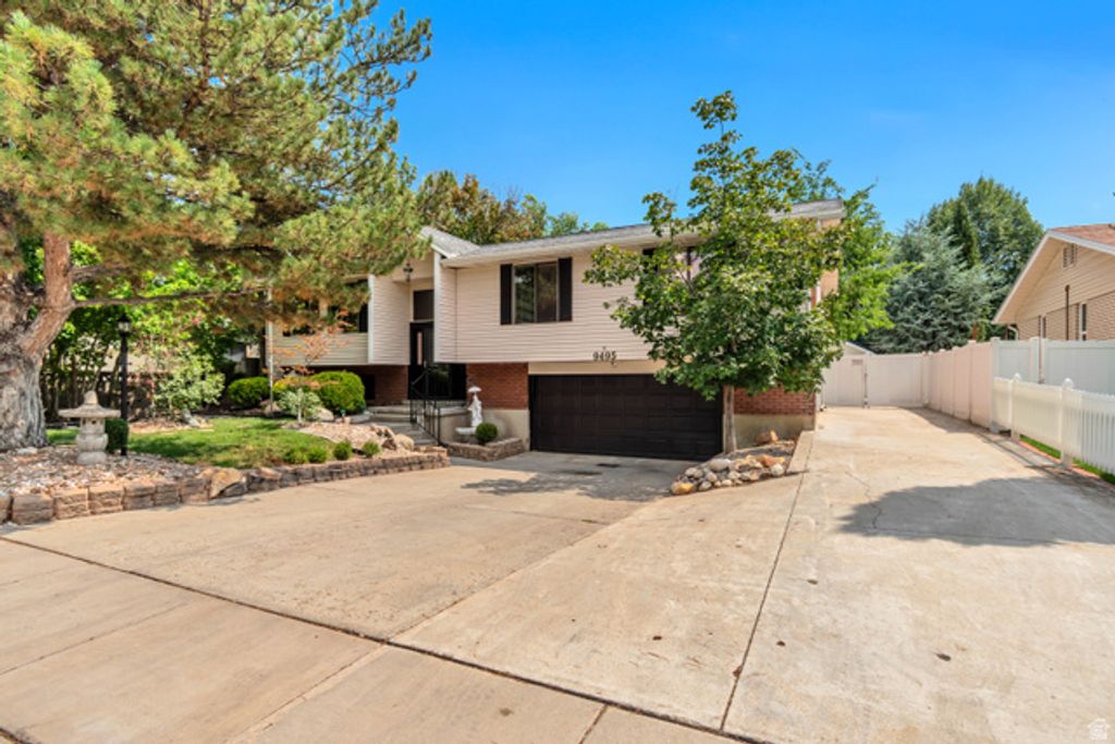 9495 S PINEDALE CIR, Sandy, UT 84092 — photo 3