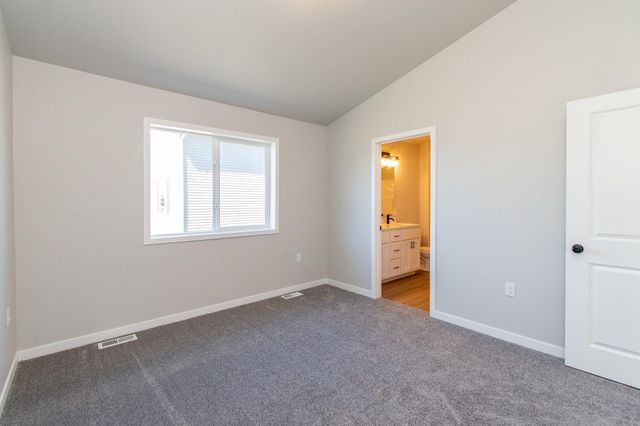 6796 Deer Creek Parkway, Horace, ND 58104