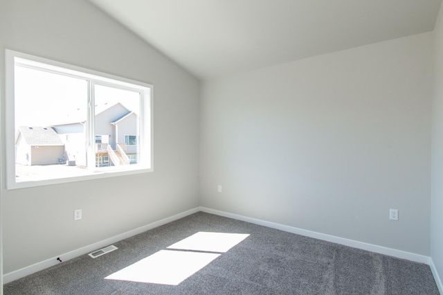 6796 Deer Creek Parkway, Horace, ND 58104