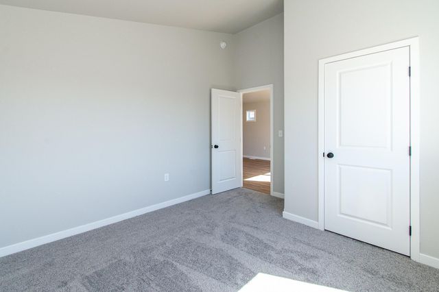 6796 Deer Creek Parkway, Horace, ND 58104