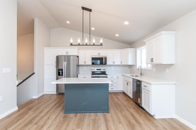 6796 Deer Creek Parkway, Horace, ND 58104
