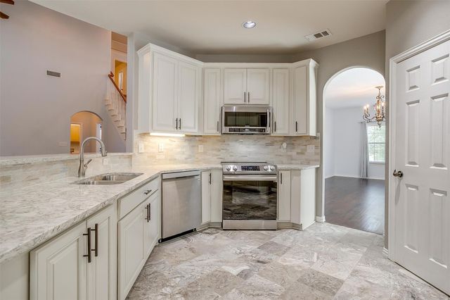 2714 Pinnacle Drive, Burleson, TX 76028