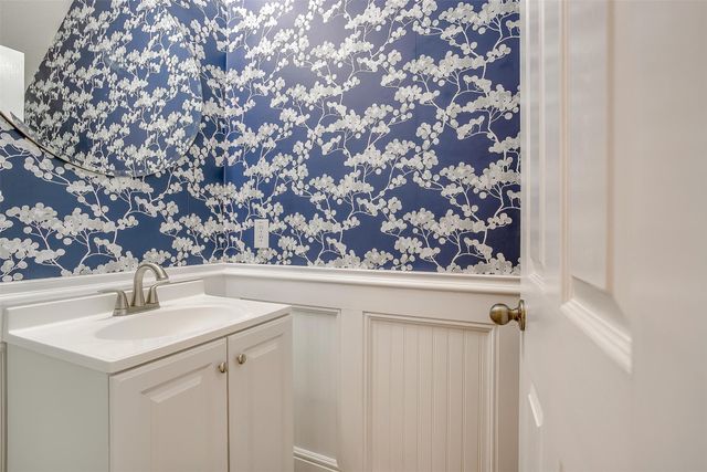2714 Pinnacle Drive, Burleson, TX 76028