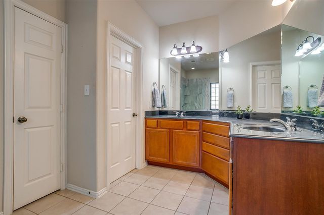 2714 Pinnacle Drive, Burleson, TX 76028