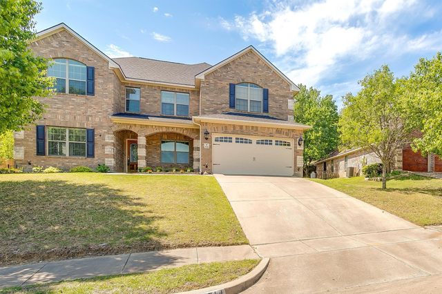 2714 Pinnacle Drive, Burleson, TX 76028
