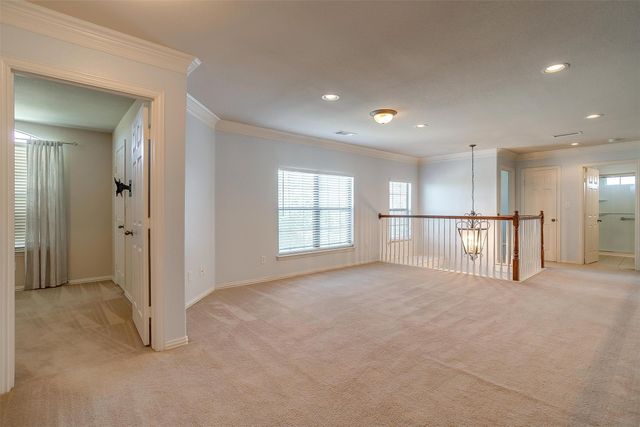 2714 Pinnacle Drive, Burleson, TX 76028