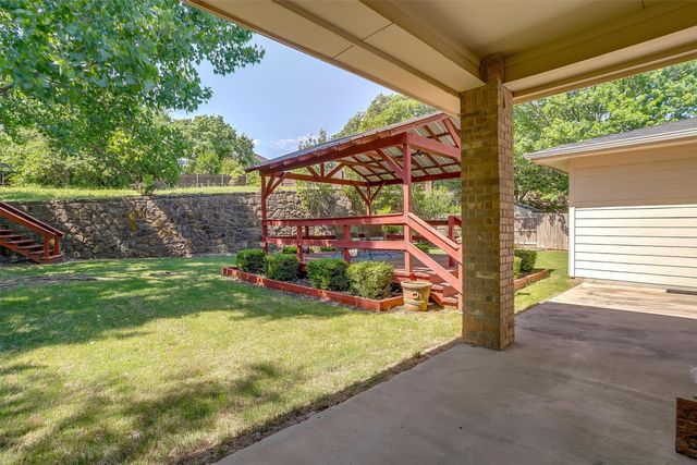 2714 Pinnacle Drive, Burleson, TX 76028