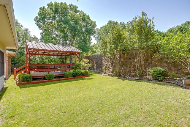 2714 Pinnacle Drive, Burleson, TX 76028