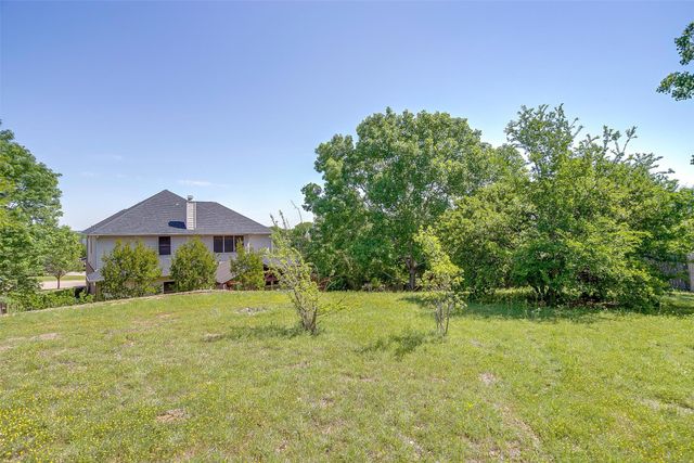 2714 Pinnacle Drive, Burleson, TX 76028
