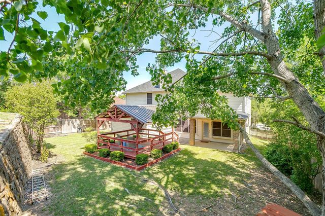 2714 Pinnacle Drive, Burleson, TX 76028