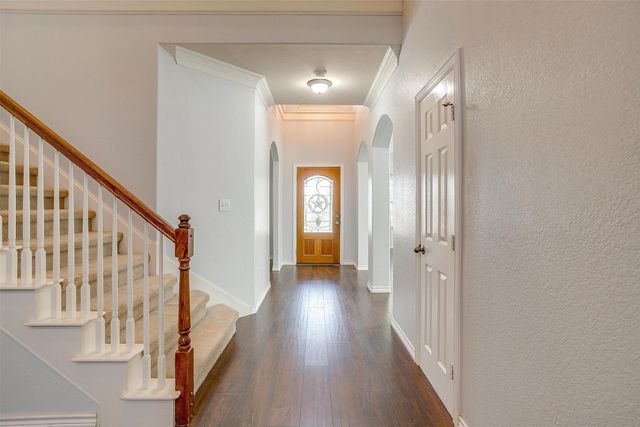 2714 Pinnacle Drive, Burleson, TX 76028