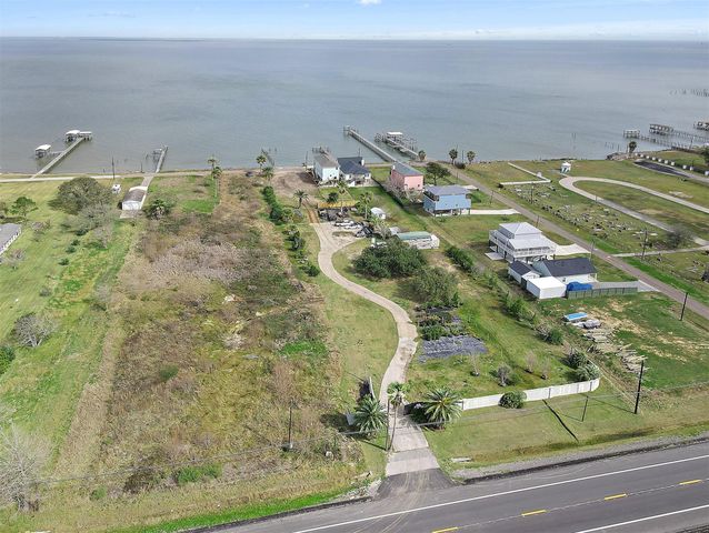 2219 Avenue A, San Leon, TX 77539