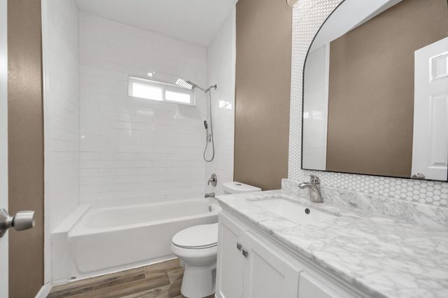 127 Amundsen Street, Houston, TX 77009