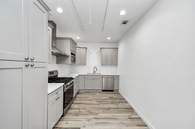 127 Amundsen Street, Houston, TX 77009