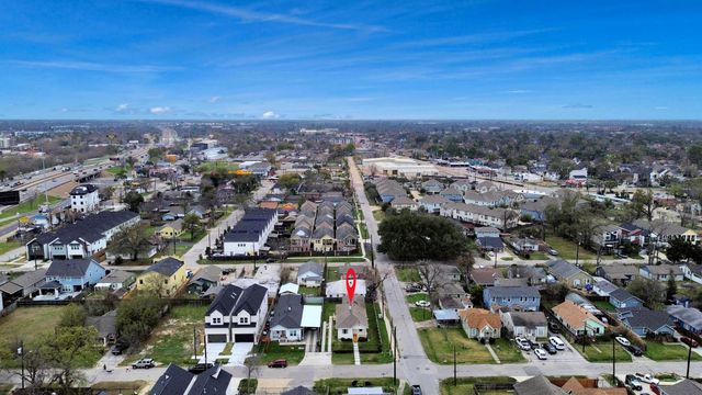 127 Amundsen Street, Houston, TX 77009