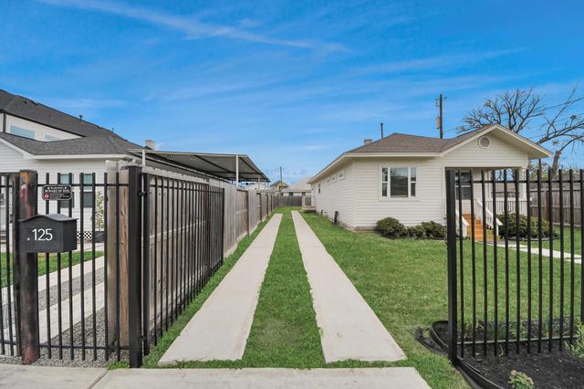 127 Amundsen Street, Houston, TX 77009