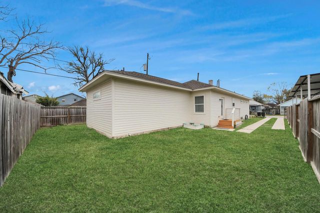 127 Amundsen Street, Houston, TX 77009