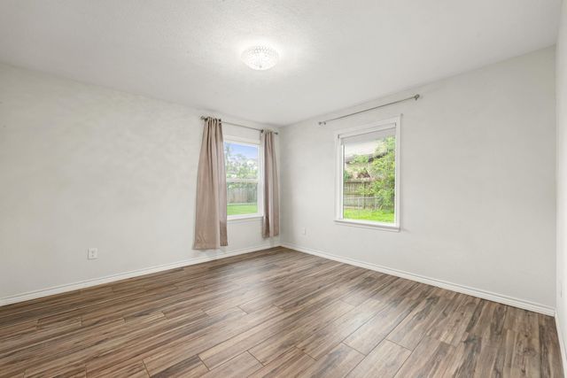 5127 Maple Street, Bellaire, TX 77401