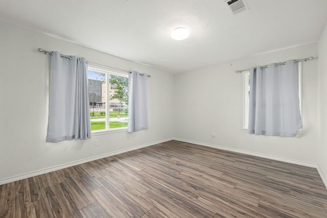 5127 Maple Street, Bellaire, TX 77401