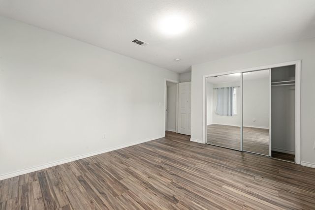 5127 Maple Street, Bellaire, TX 77401