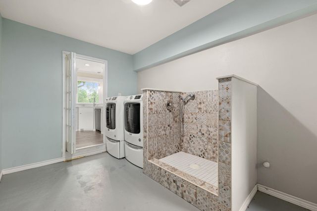 5127 Maple Street, Bellaire, TX 77401