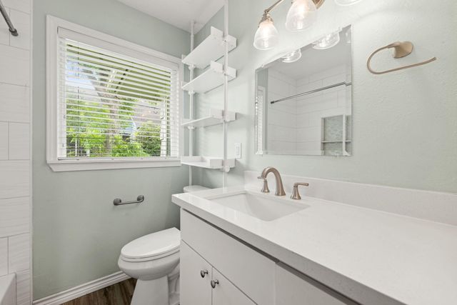 5127 Maple Street, Bellaire, TX 77401
