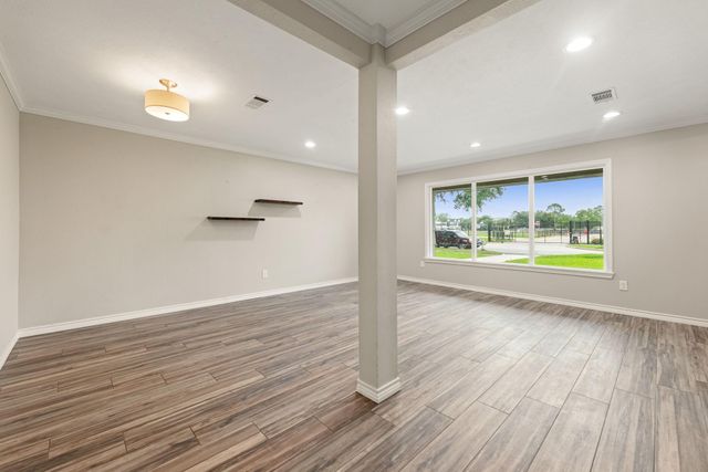 5127 Maple Street, Bellaire, TX 77401