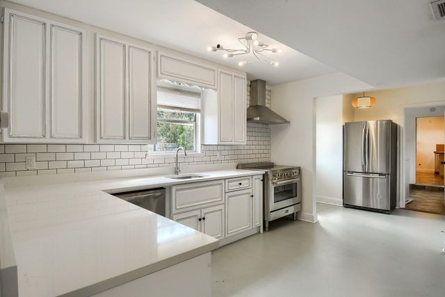 1011 Berrywood DR, Austin, TX 78753