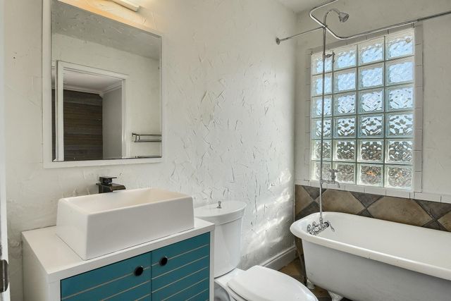 1011 Berrywood DR, Austin, TX 78753