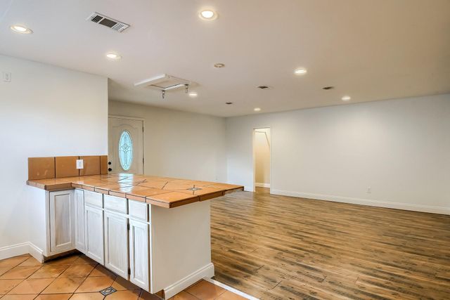 1011 Berrywood DR, Austin, TX 78753
