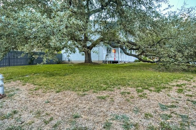 1011 Berrywood DR, Austin, TX 78753