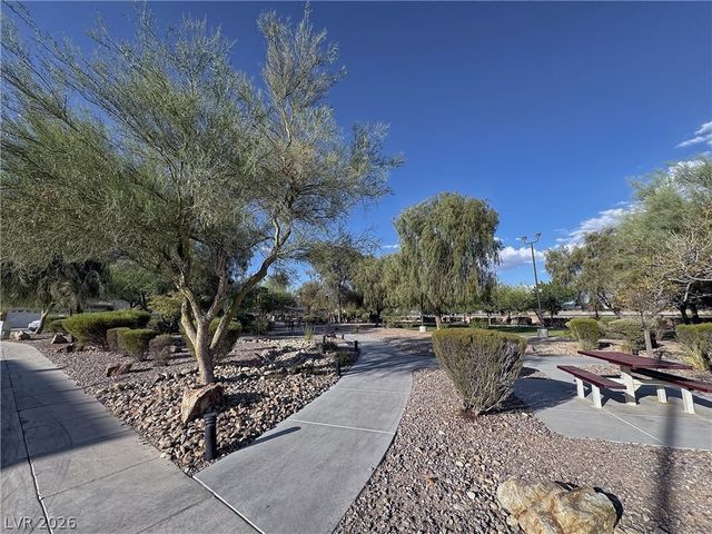 6041 Glenborough Street, Las Vegas, NV 89115