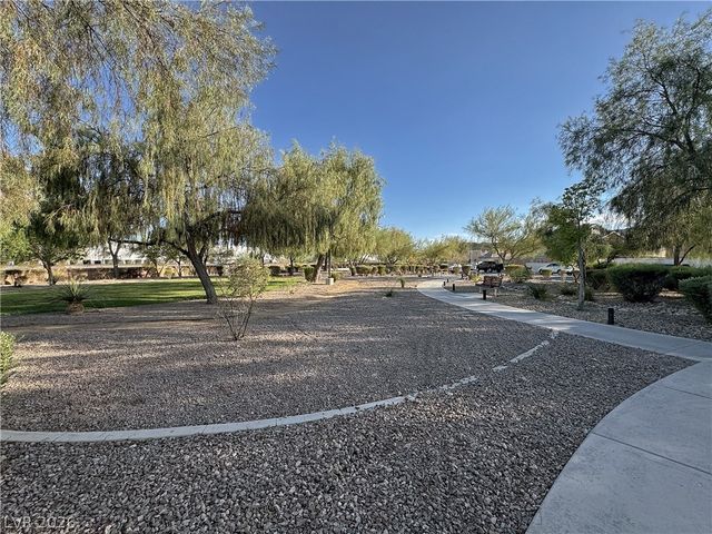 6041 Glenborough Street, Las Vegas, NV 89115