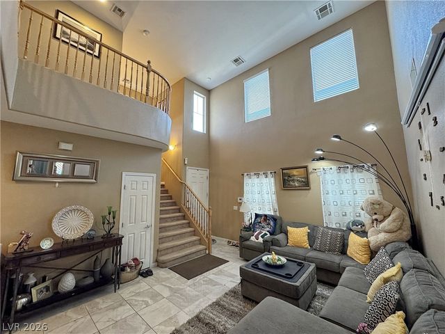 6041 Glenborough Street, Las Vegas, NV 89115