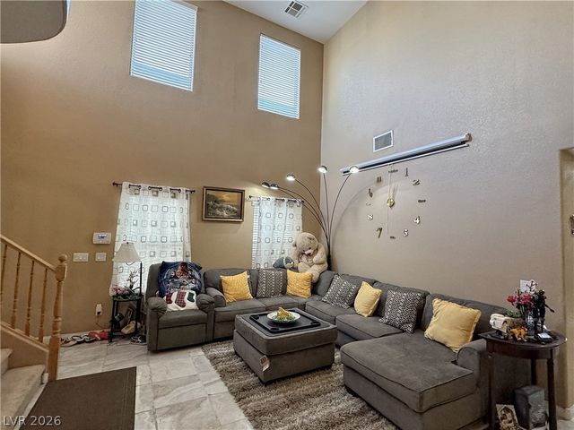 6041 Glenborough Street, Las Vegas, NV 89115