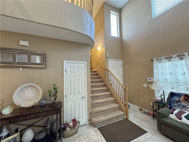 6041 Glenborough Street, Las Vegas, NV 89115