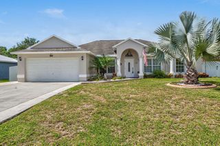 850 SW Tulip Boulevard, Port St Lucie, FL 34953