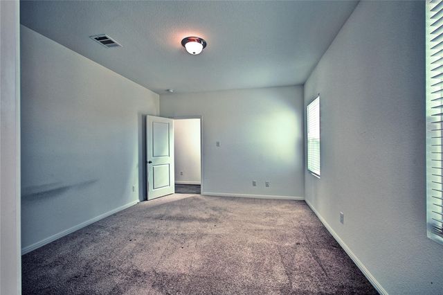 125 Woodpecker RUN, Jarrell, TX 76537